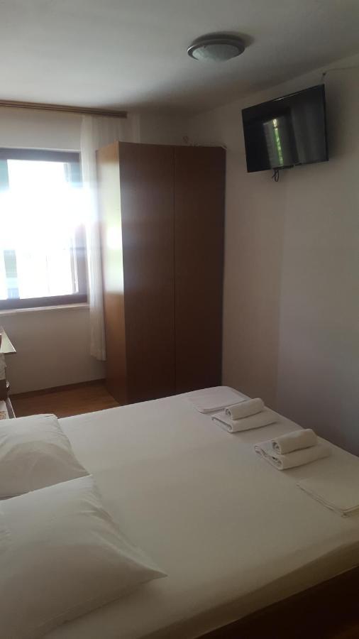 Rooms And Apartments Roza Порторож Екстер'єр фото