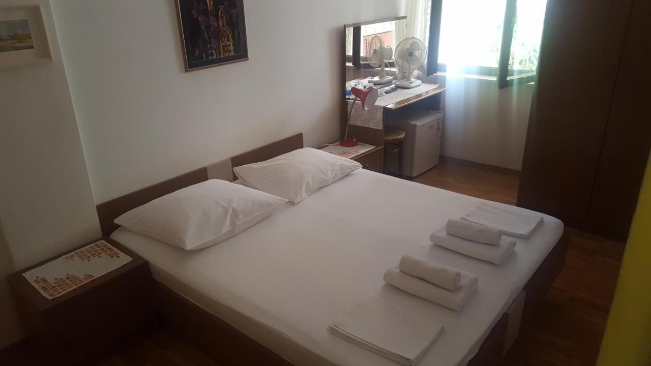 Rooms And Apartments Roza Порторож Екстер'єр фото